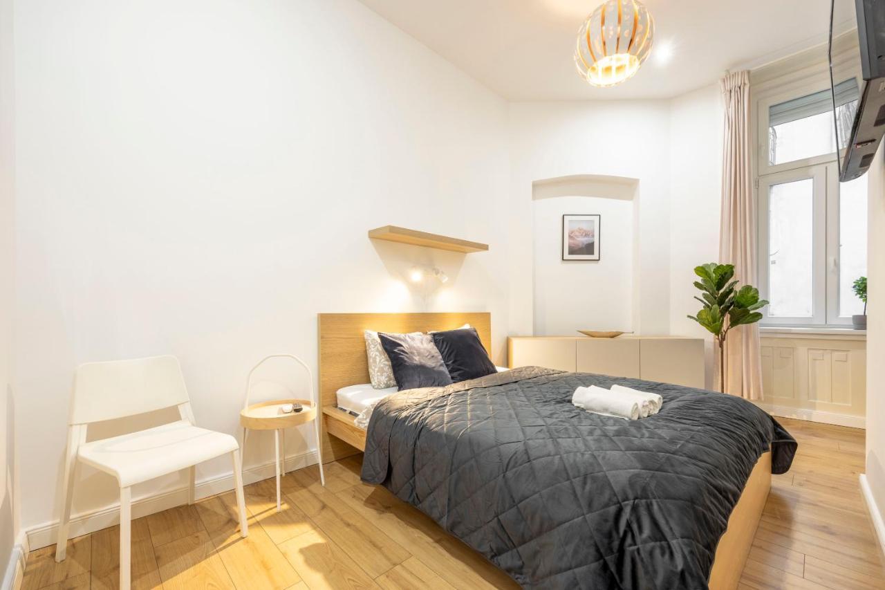 Central Grand Apartment With 5Bedrm 2Bathroom Budapešť Exteriér fotografie